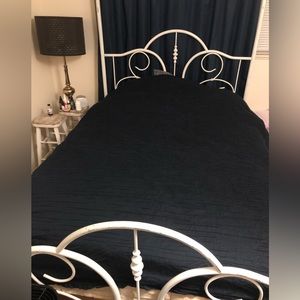 DKNY 100% cotton Full/Queen Dark Navy Blue Textured Duvet Cover